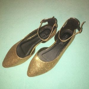 ✨Gold Shimmer shoes by Jade✨